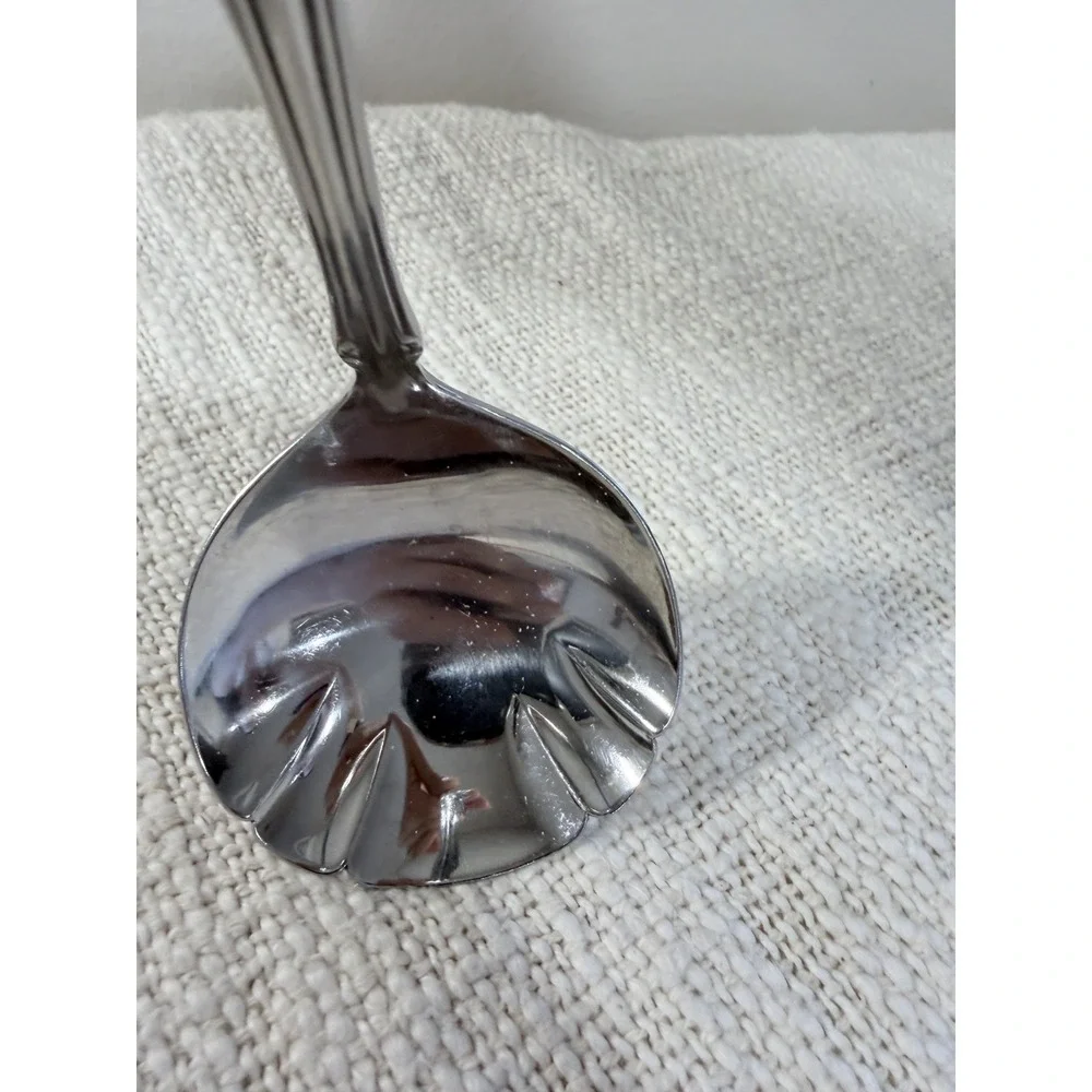Oneida gravy ladle