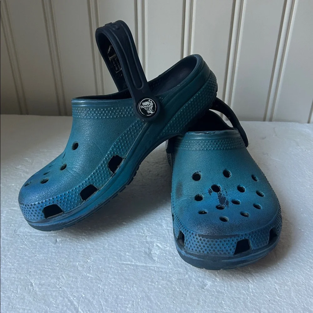 CROCS questions leave