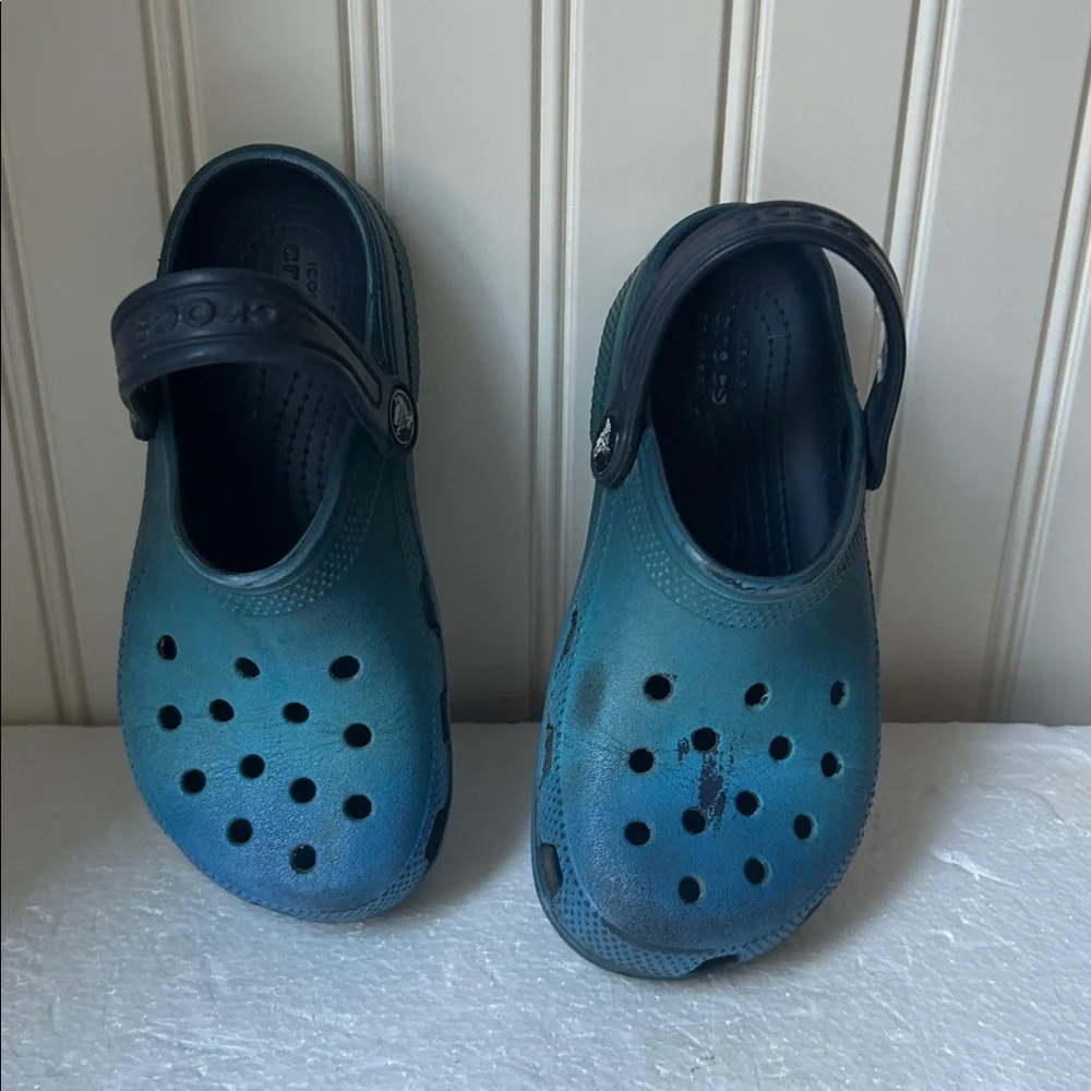 CROCS questions leave