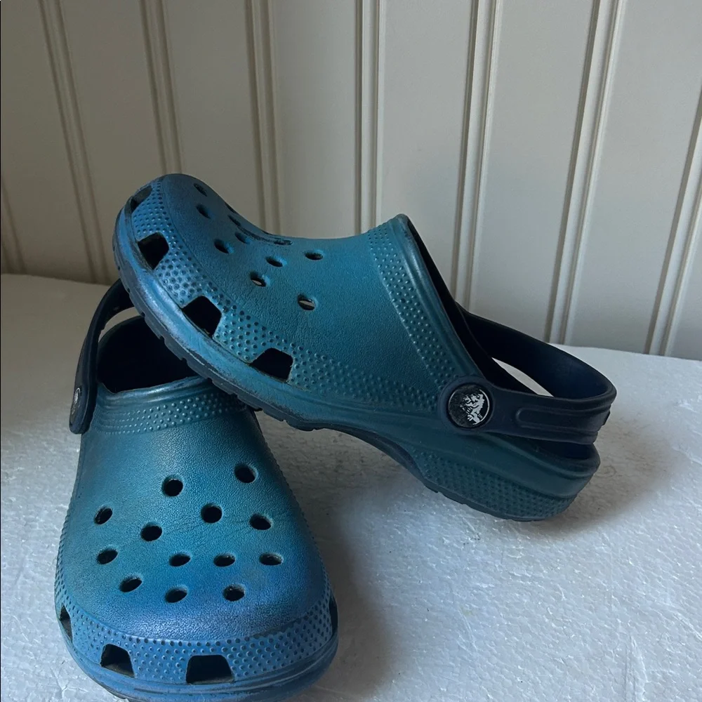CROCS questions leave