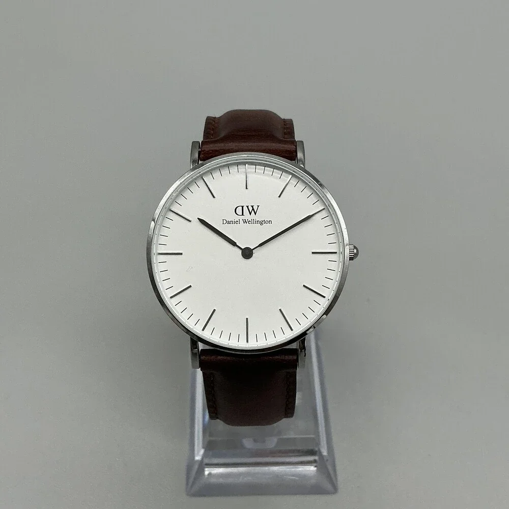 Daniel Wellington see photos