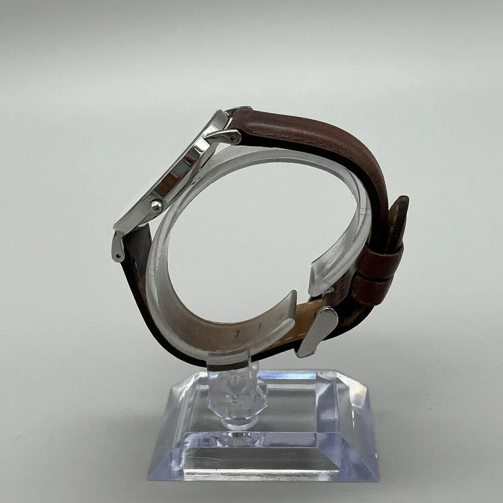 Daniel Wellington see photos