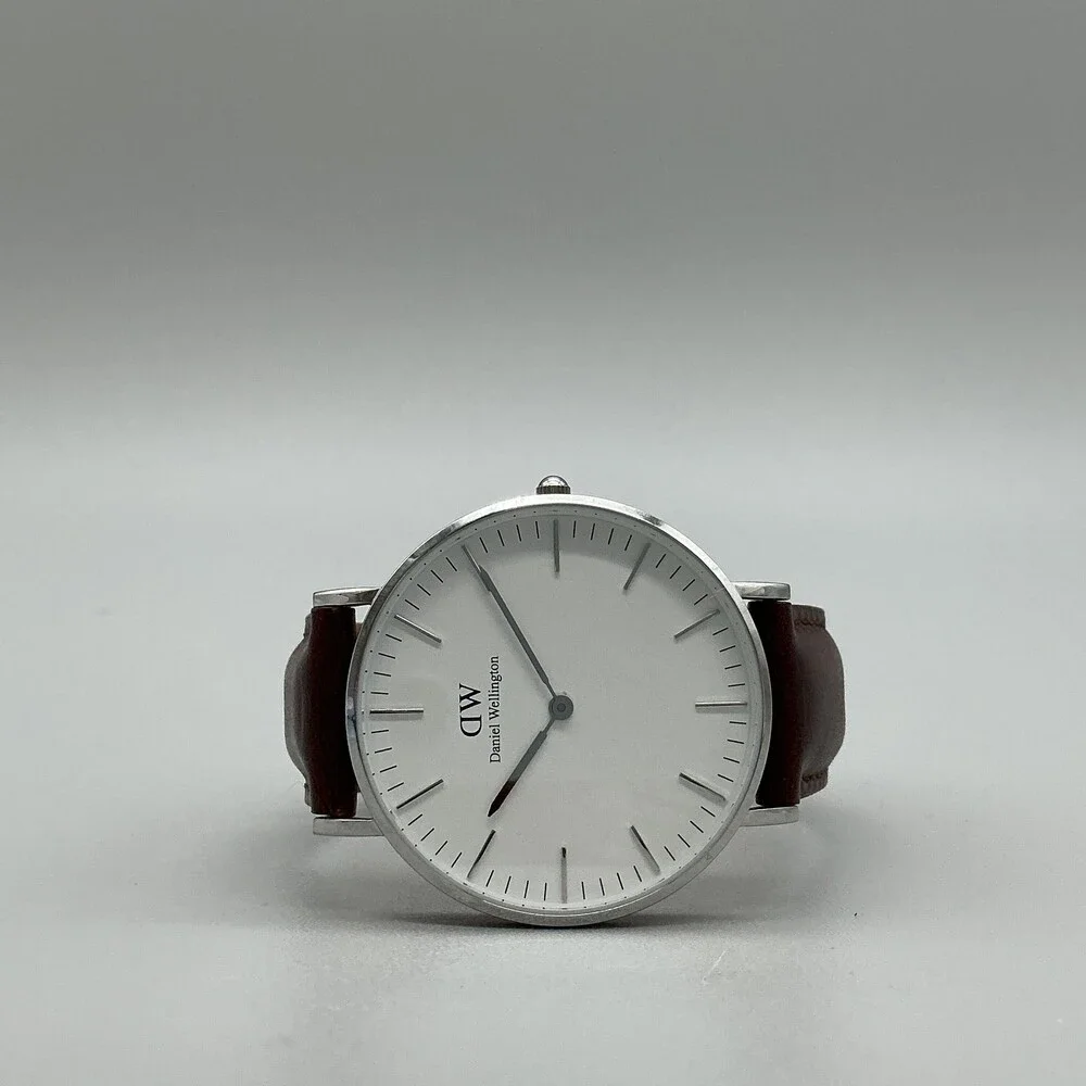 Daniel Wellington see photos