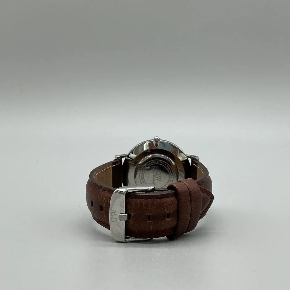 Daniel Wellington see photos