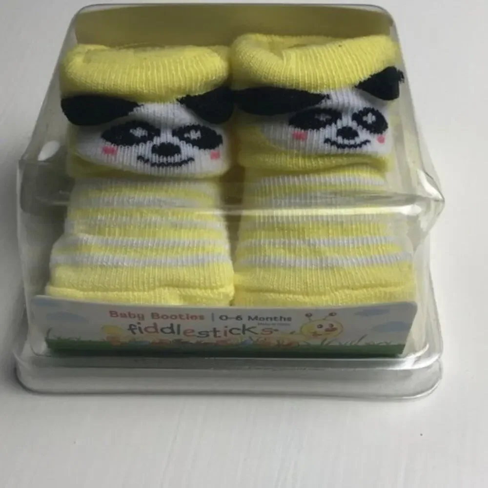 Fiddlesticks Baby booties size 0 to 6 months