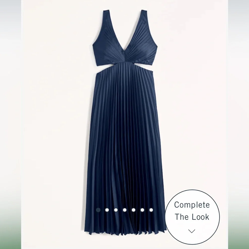 Abercrombie & Fitch sleeveless pleated