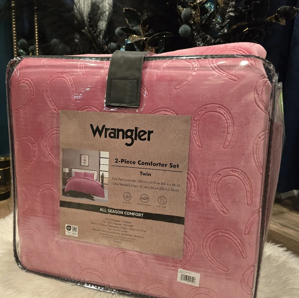 Wrangler plush pink