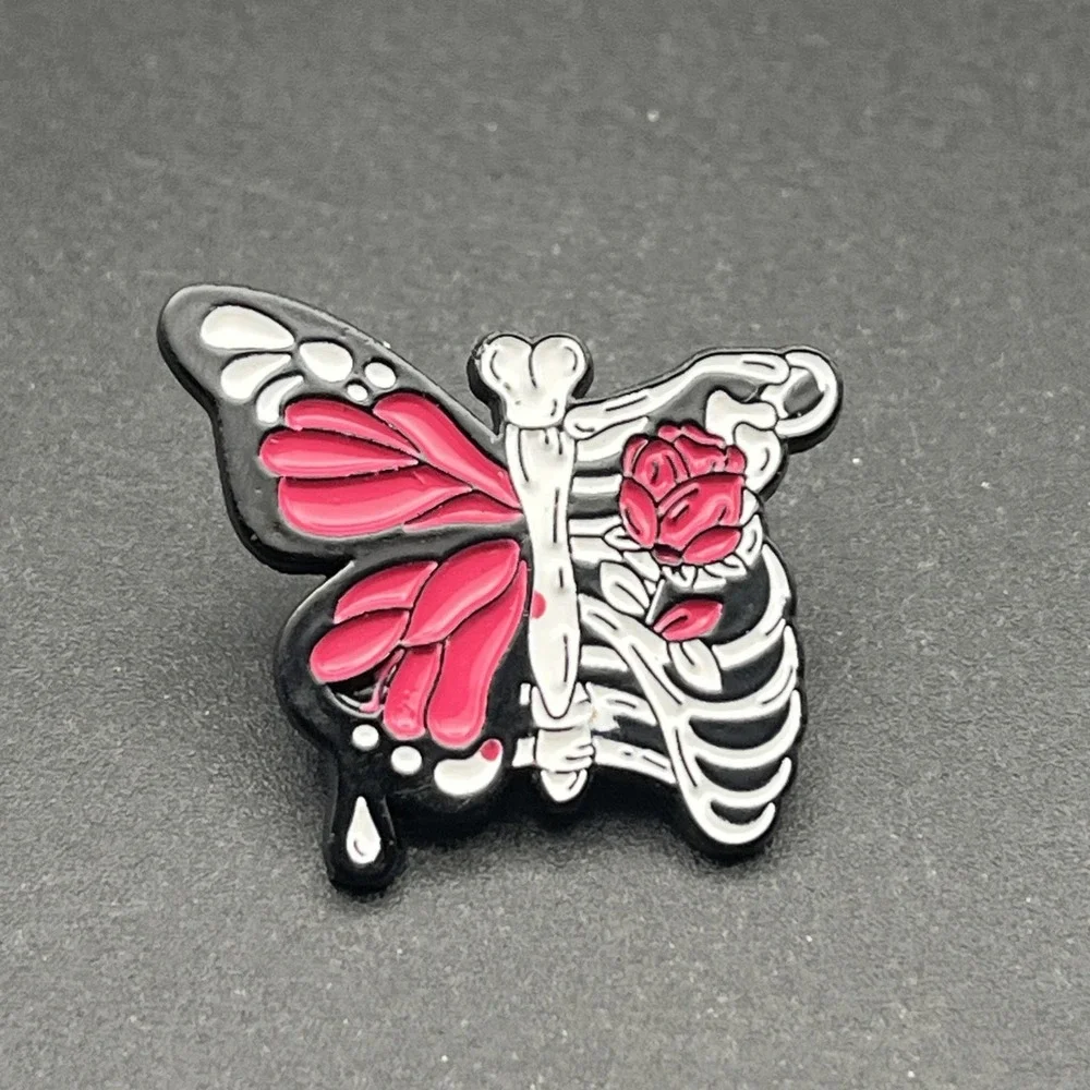 Butterfly Rib Cage Rose For A Heart Lapel Hat‎ Pin