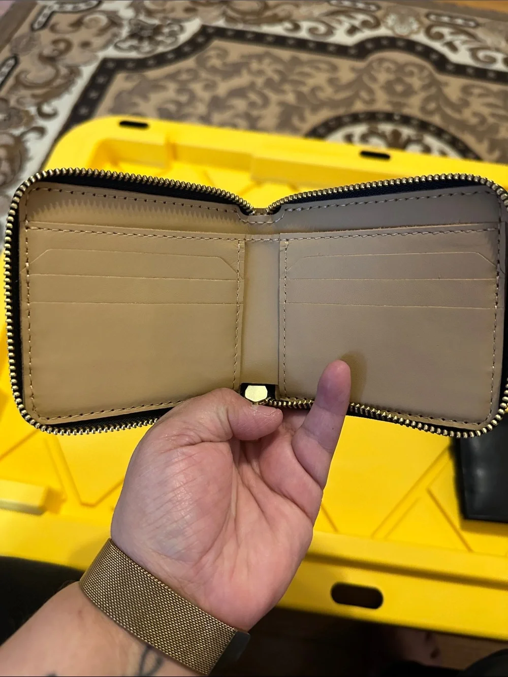 Portland Leather compact zip