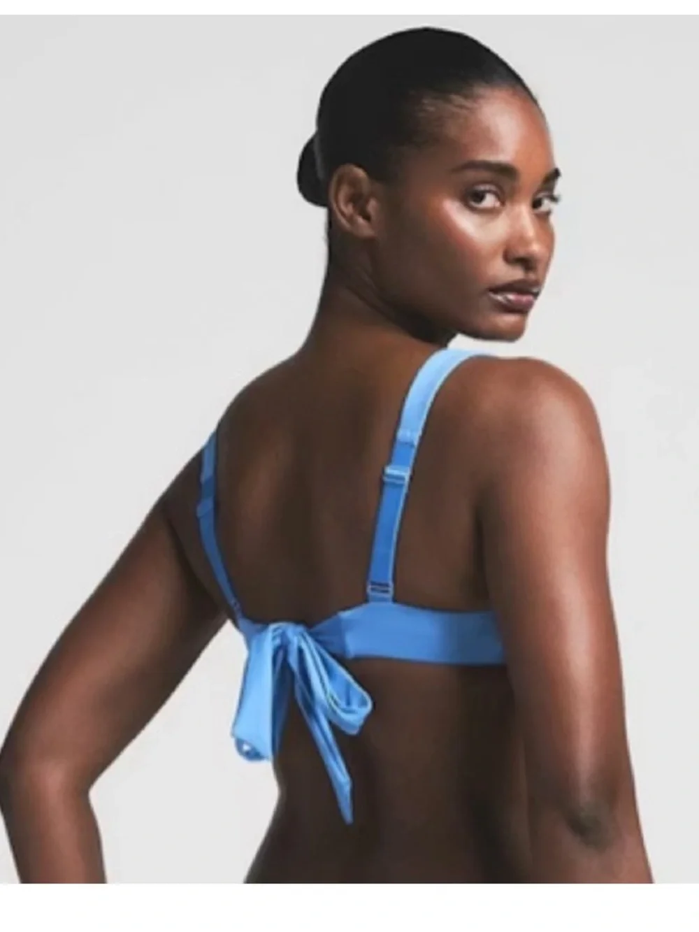SKIMS nwt signature