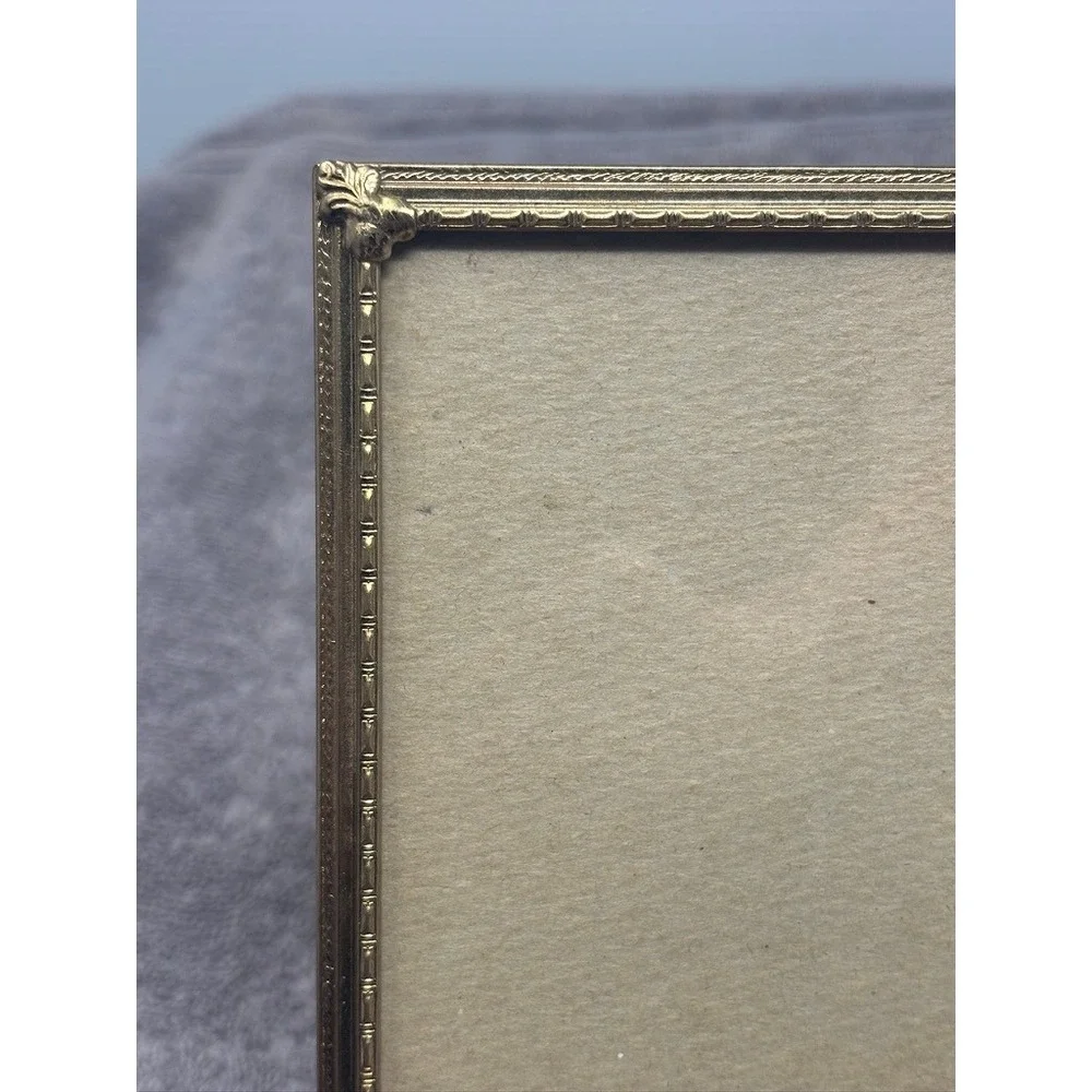 Unbranded vintage metal