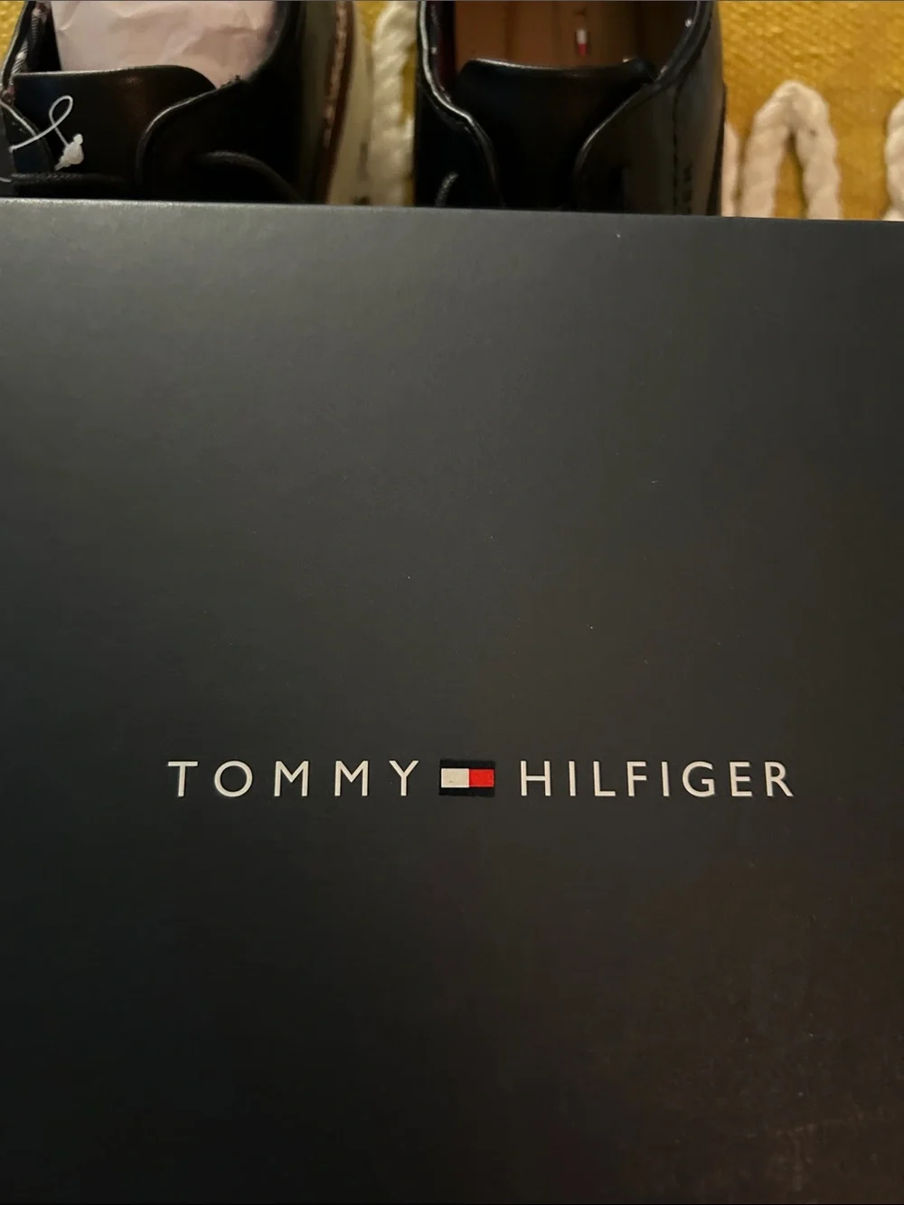 Tommy Hilfiger sleek black