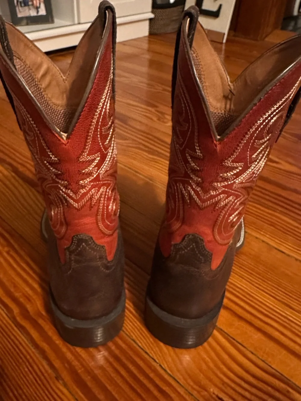 Ariat brown red