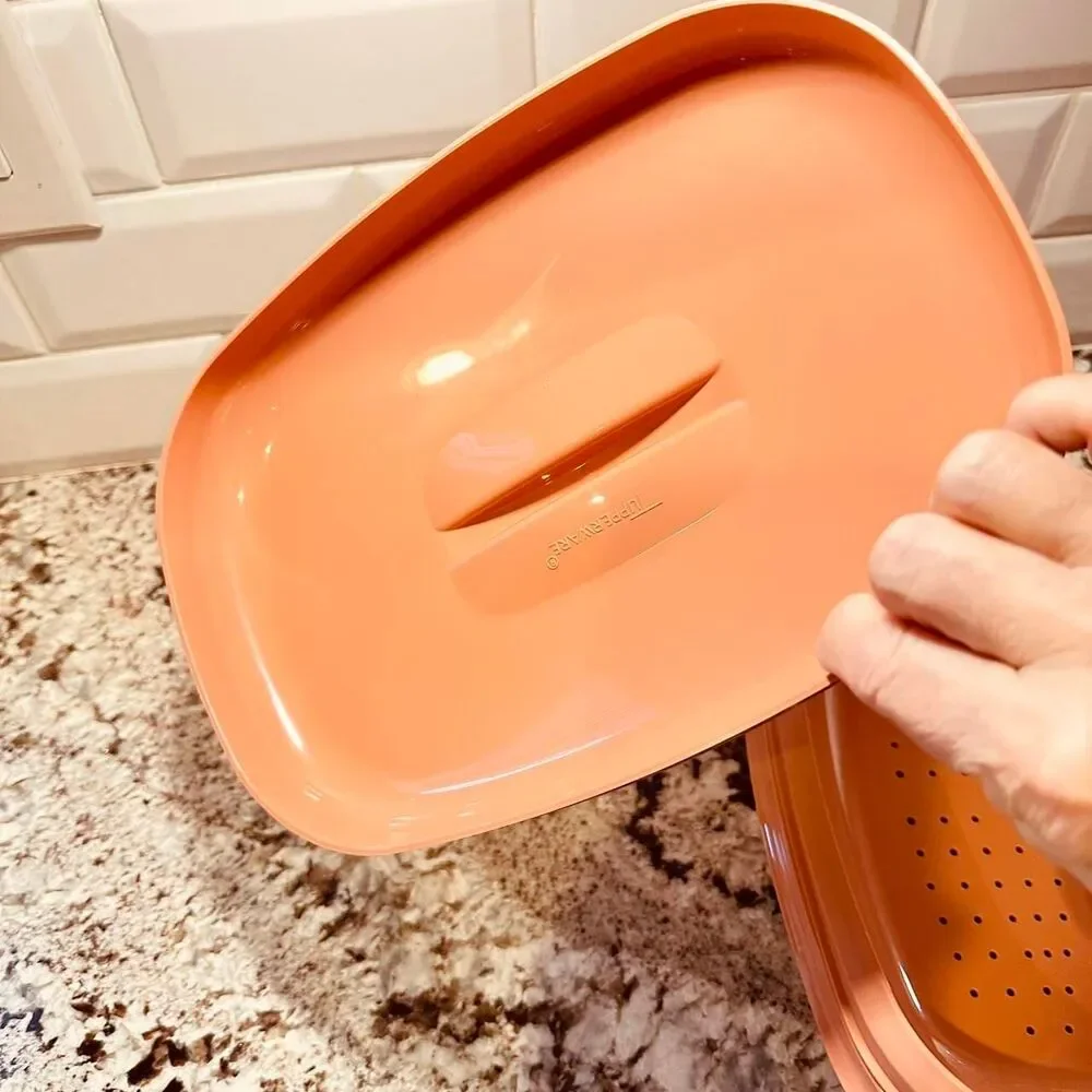 Tupperware vintage piece