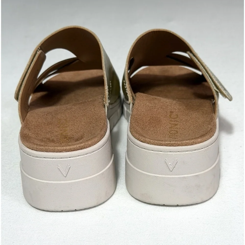 Vionic women gold