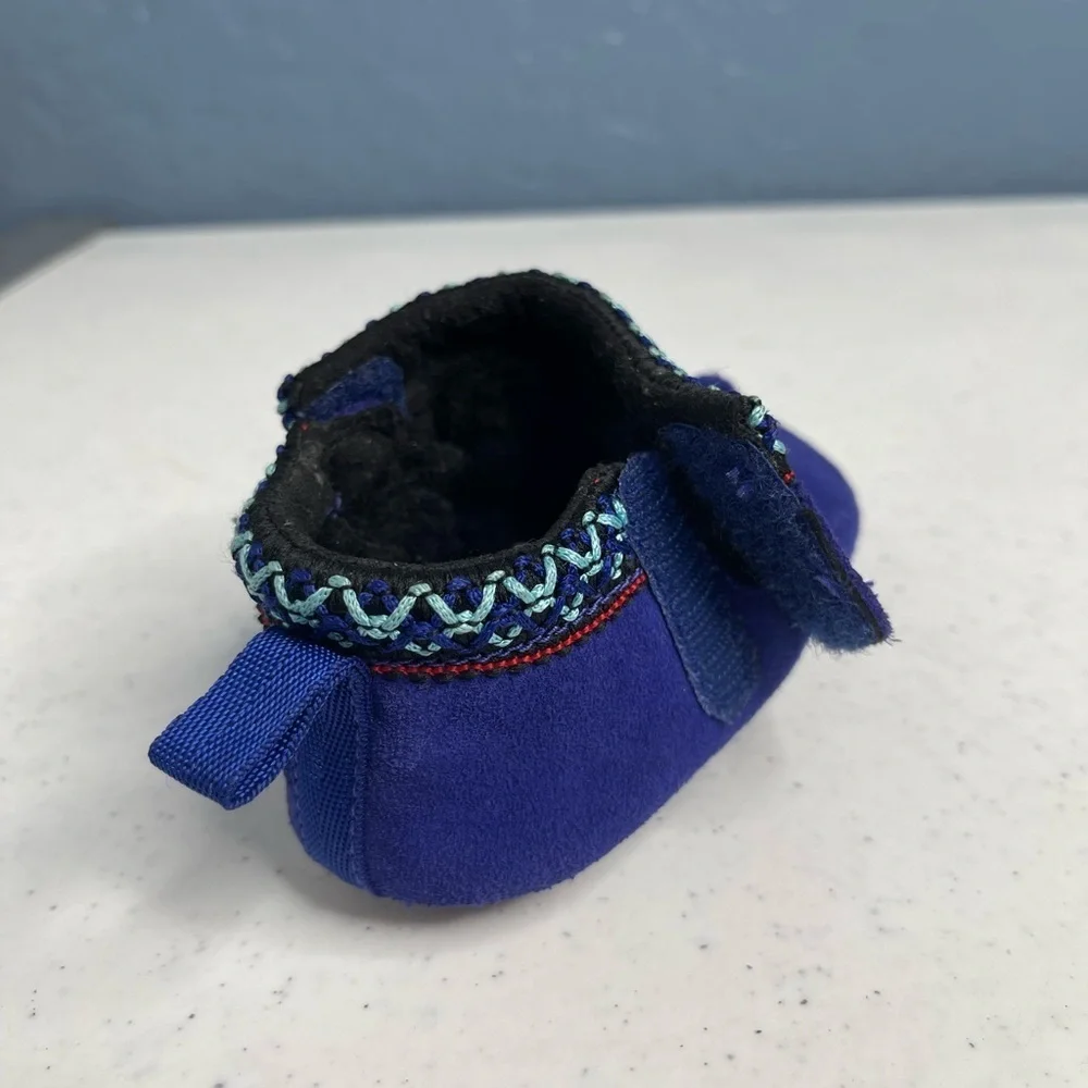 UGG baby tasman