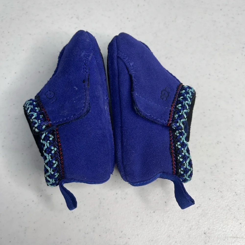 UGG baby tasman