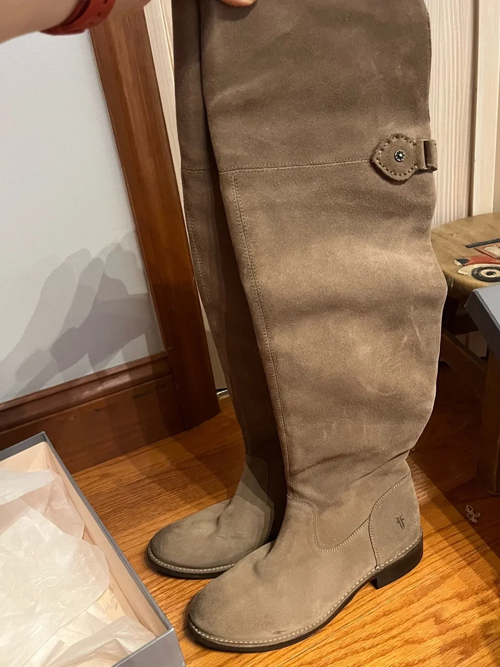 Frye wore it