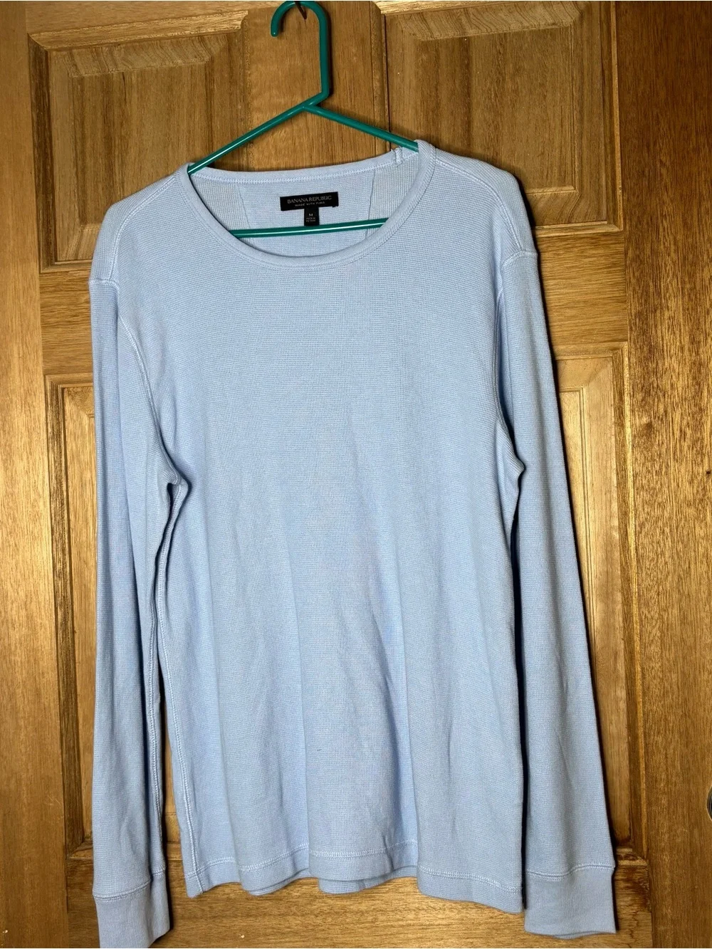 Banana Republic Men’s Light Blue Long-Sleeve Crewneck Tee size M