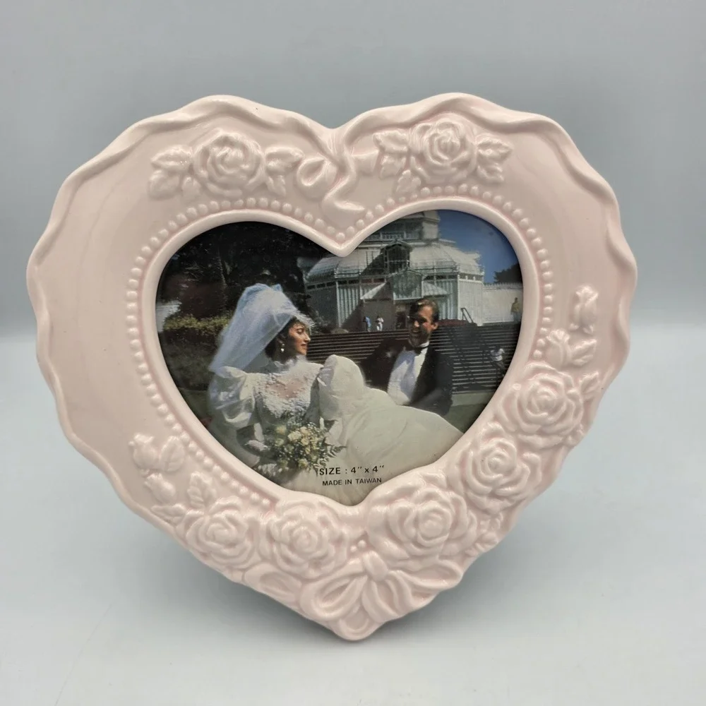 Vtg Pale Pink Heart Shaped & Roses Ceramic Picture Frame 4x4