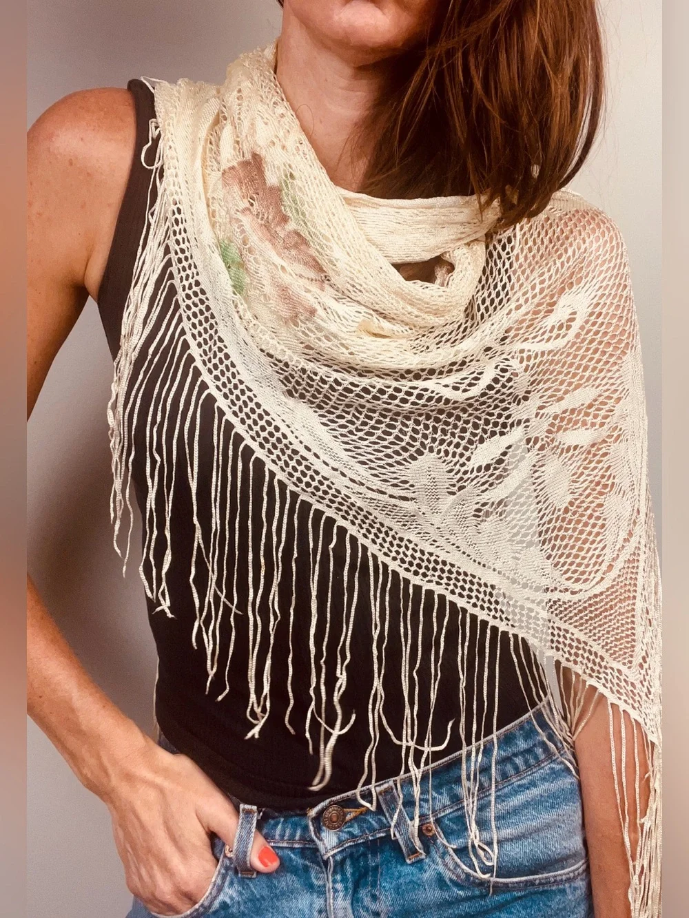 Vintage cream triangular