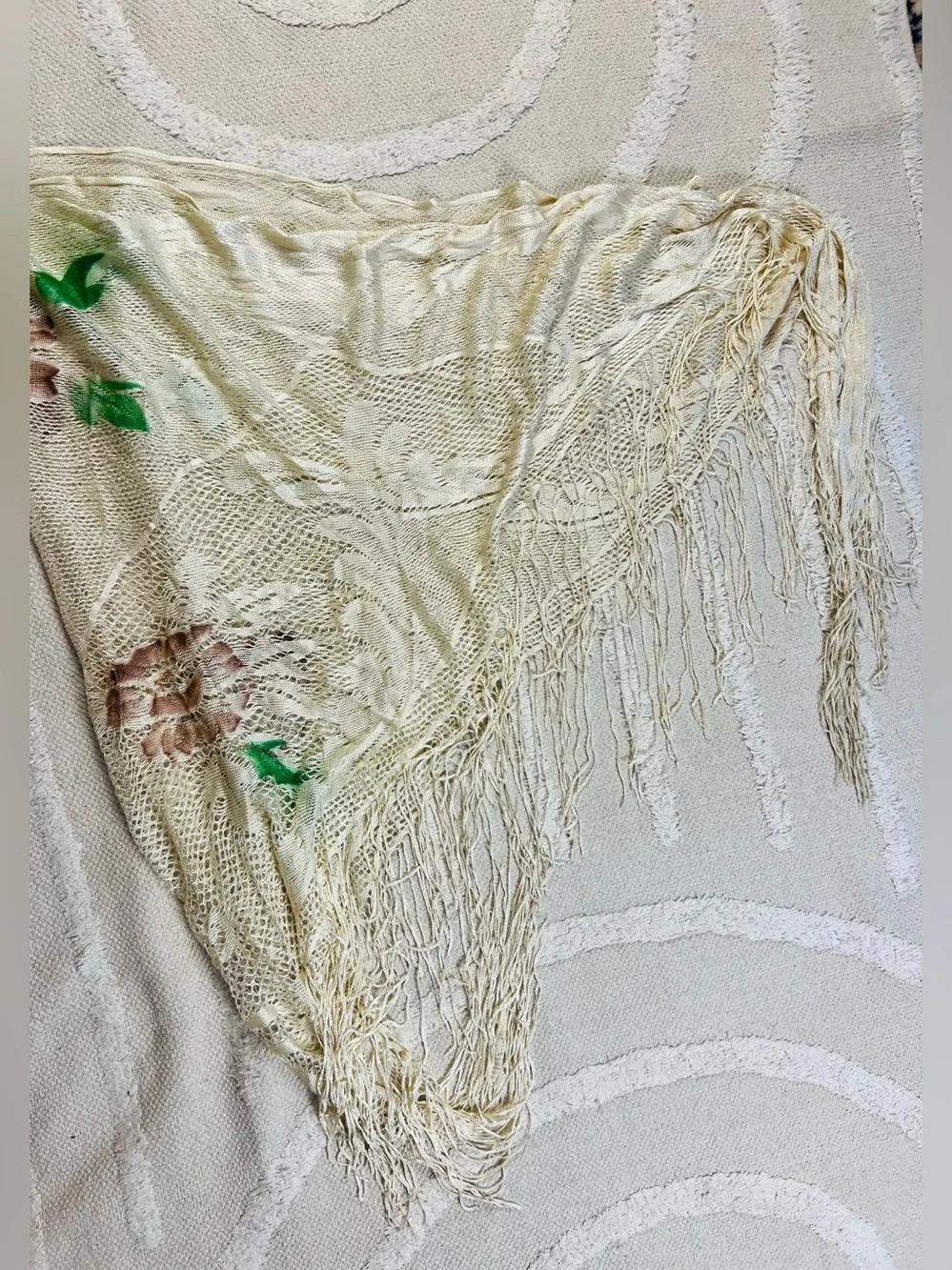 Vintage cream triangular