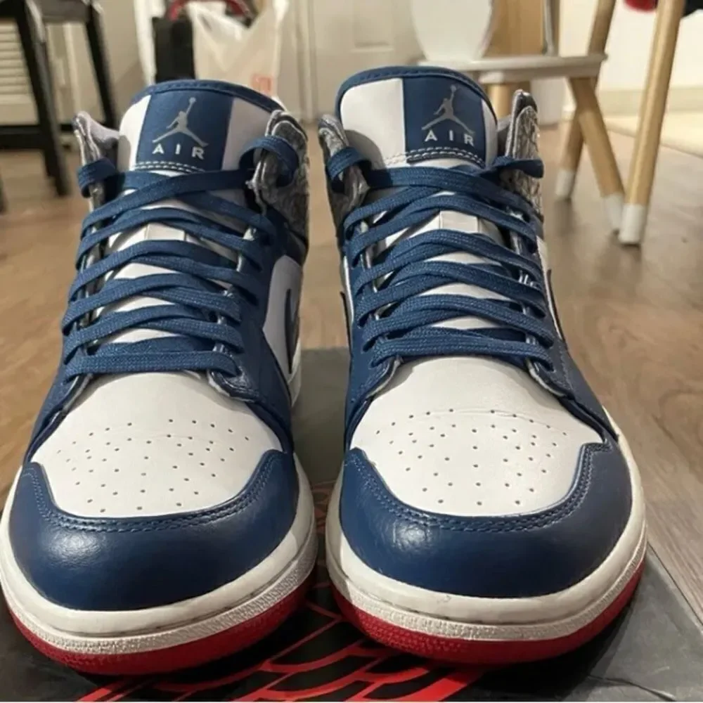 Jordan true blue