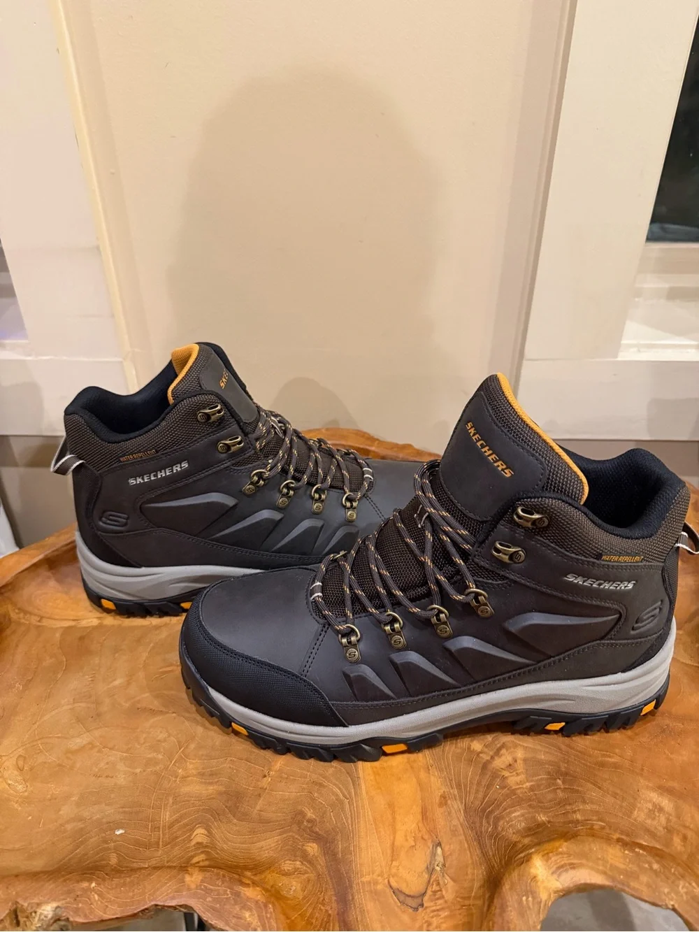 Skechers new out