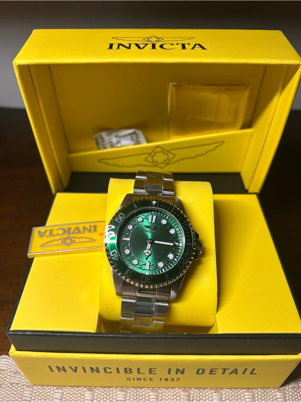 Invicta bold green