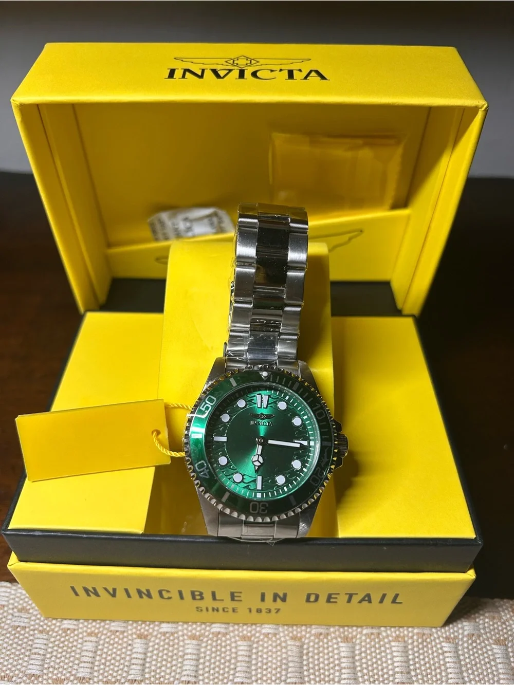 Invicta bold green