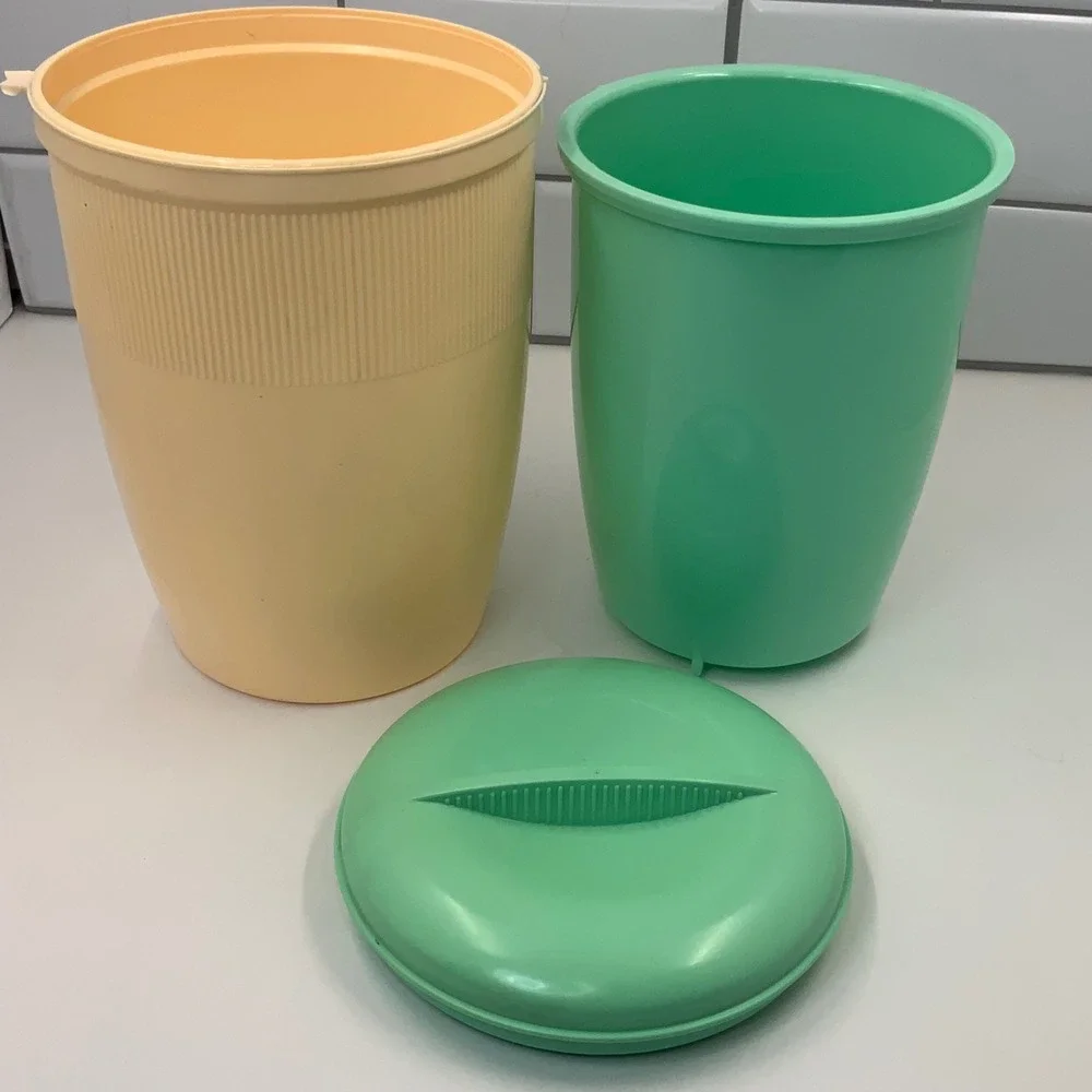 N/A vintage plastic