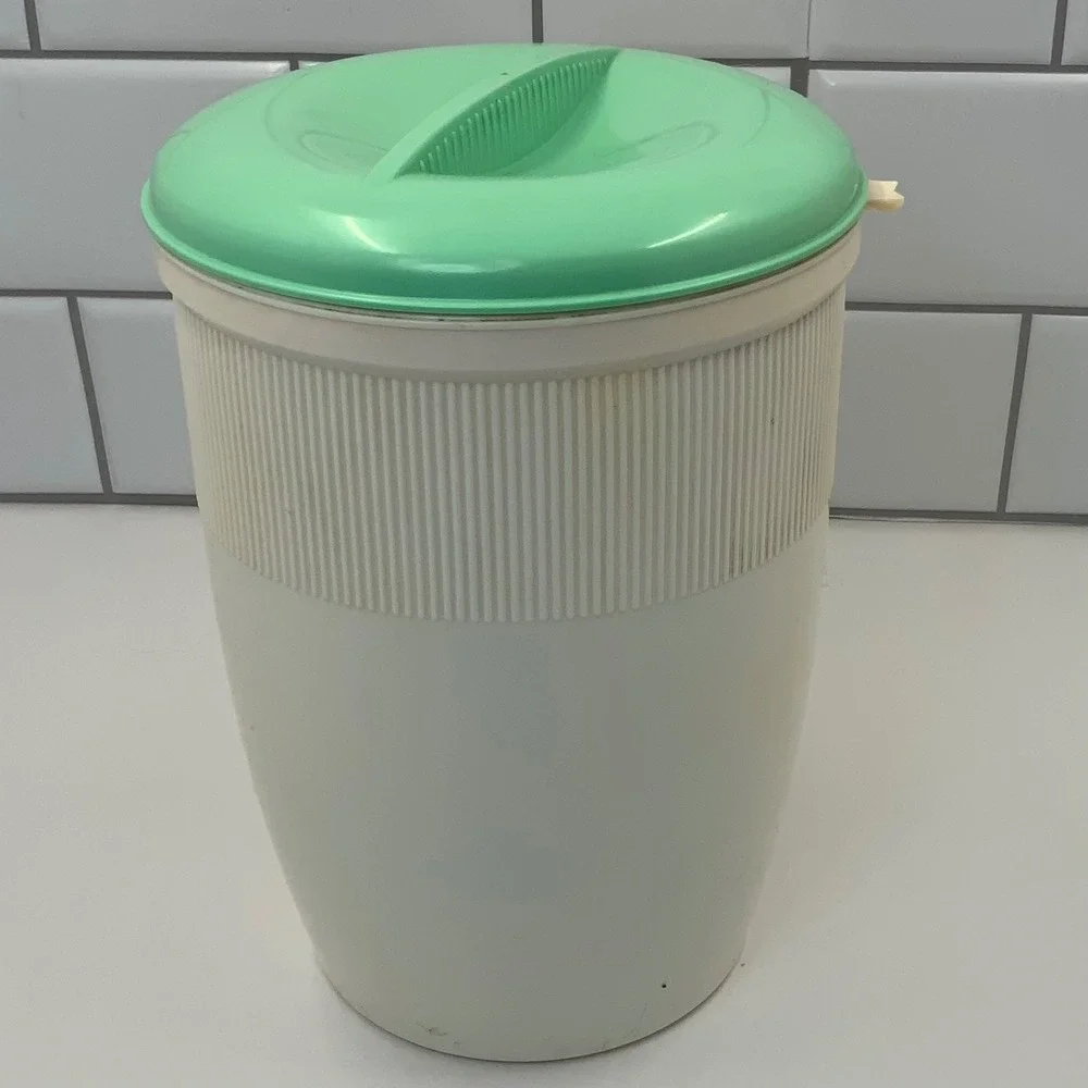 N/A vintage plastic