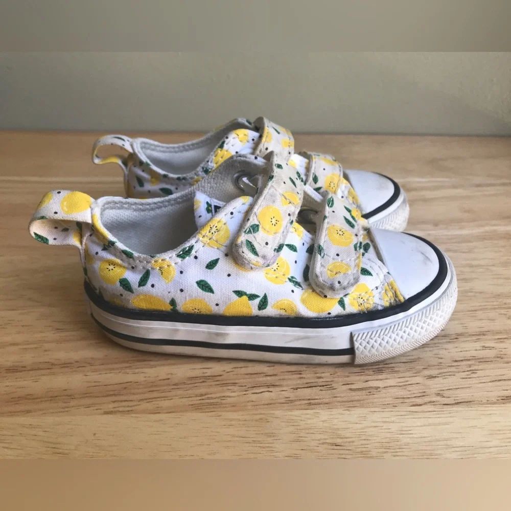 Converse Kids Lemon Print Sneakers Velcro Straps Size: US Toddler 5C EUR 21