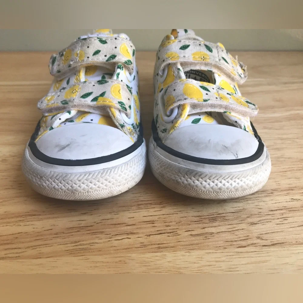 Converse kids lemon