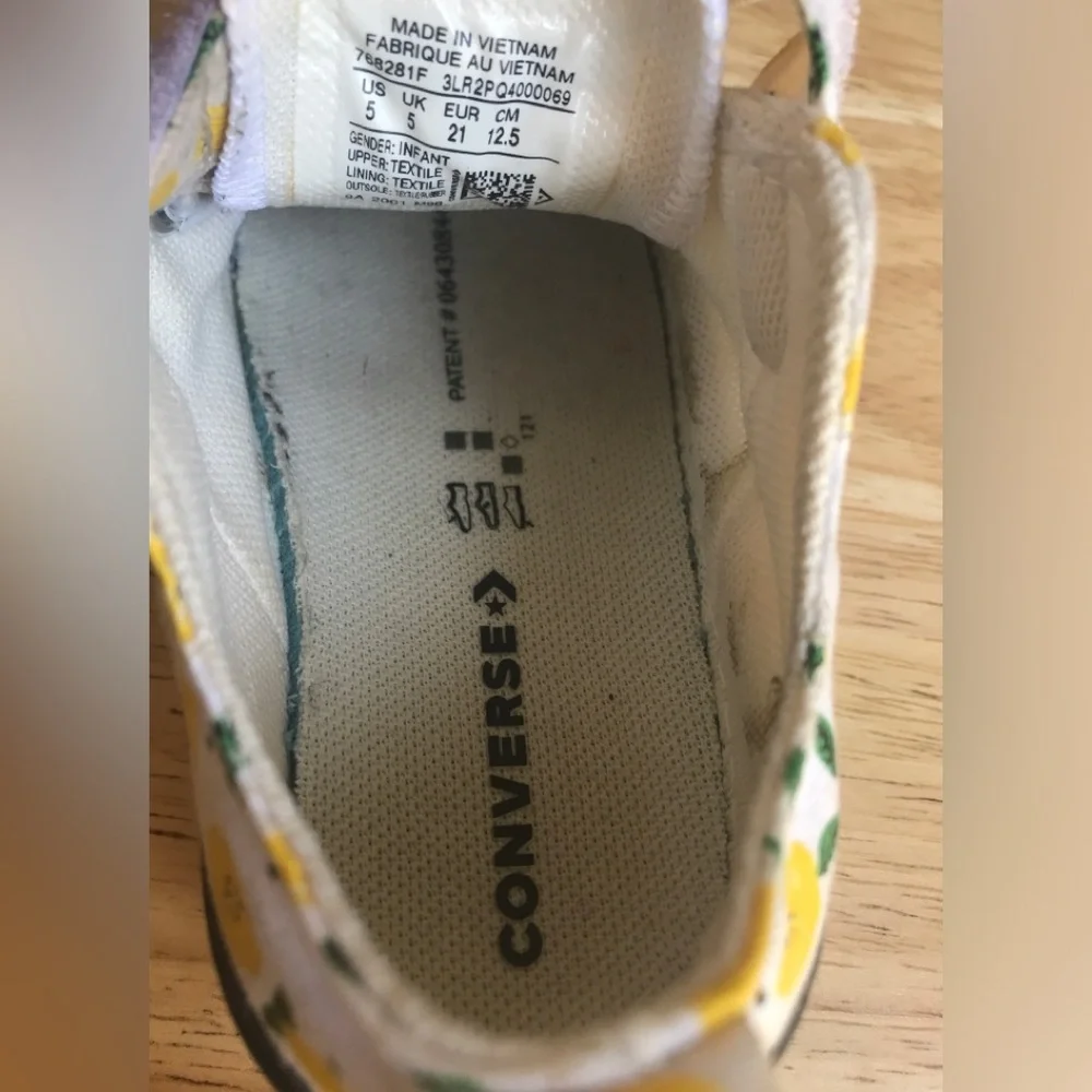 Converse kids lemon