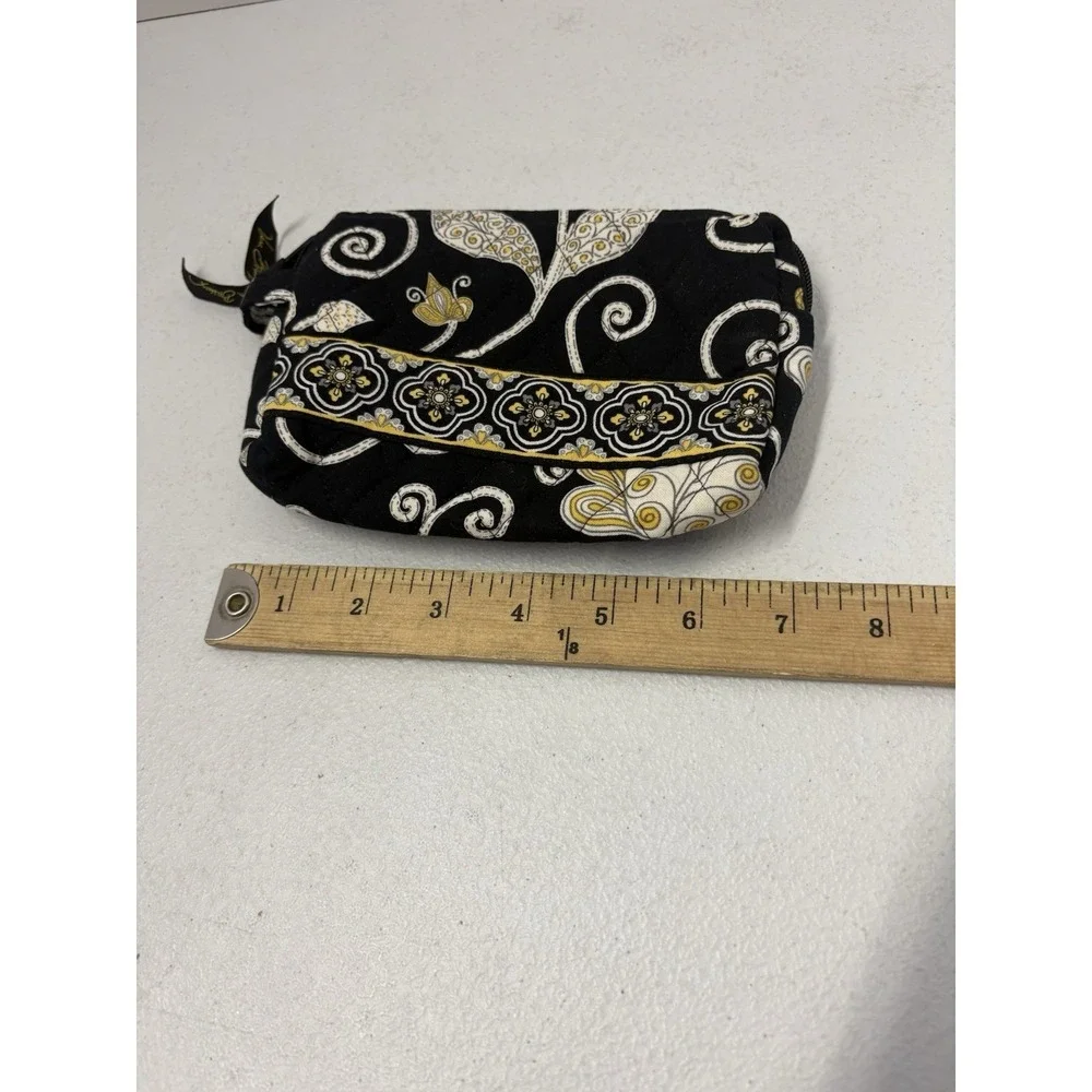 Vera Bradley details full pre
