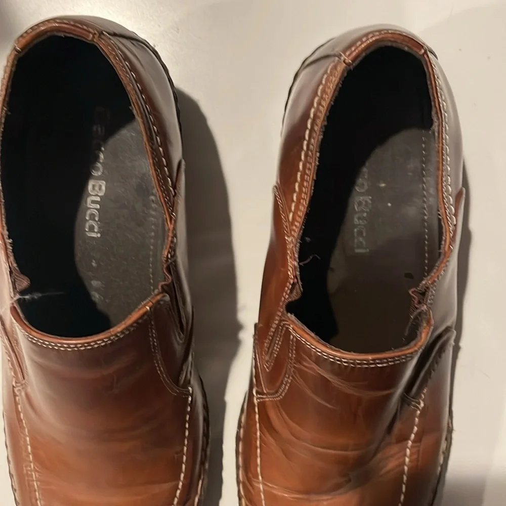 Bacco Bucci geeat leather
