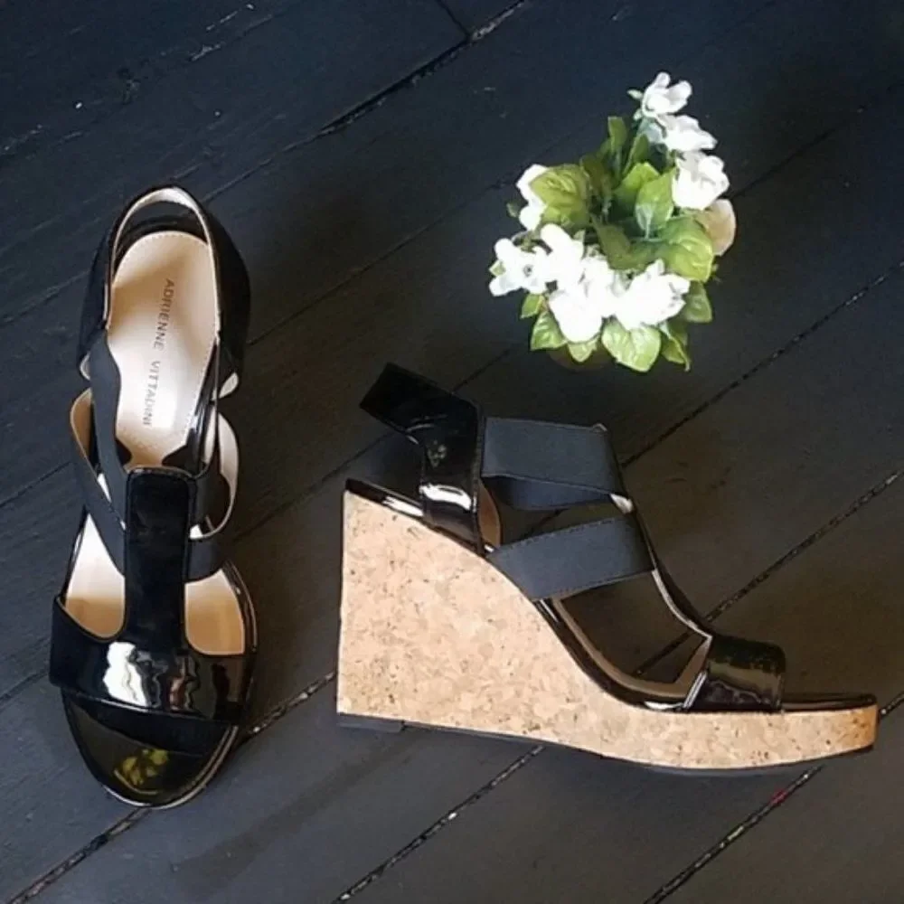 NWOT Adrienne Vittadini Wedges