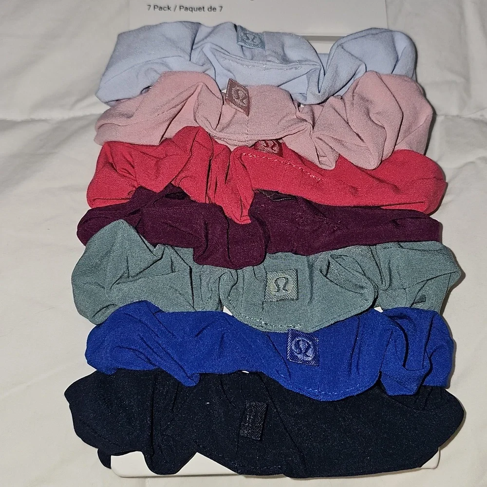 lululemon athletica scrunchie set