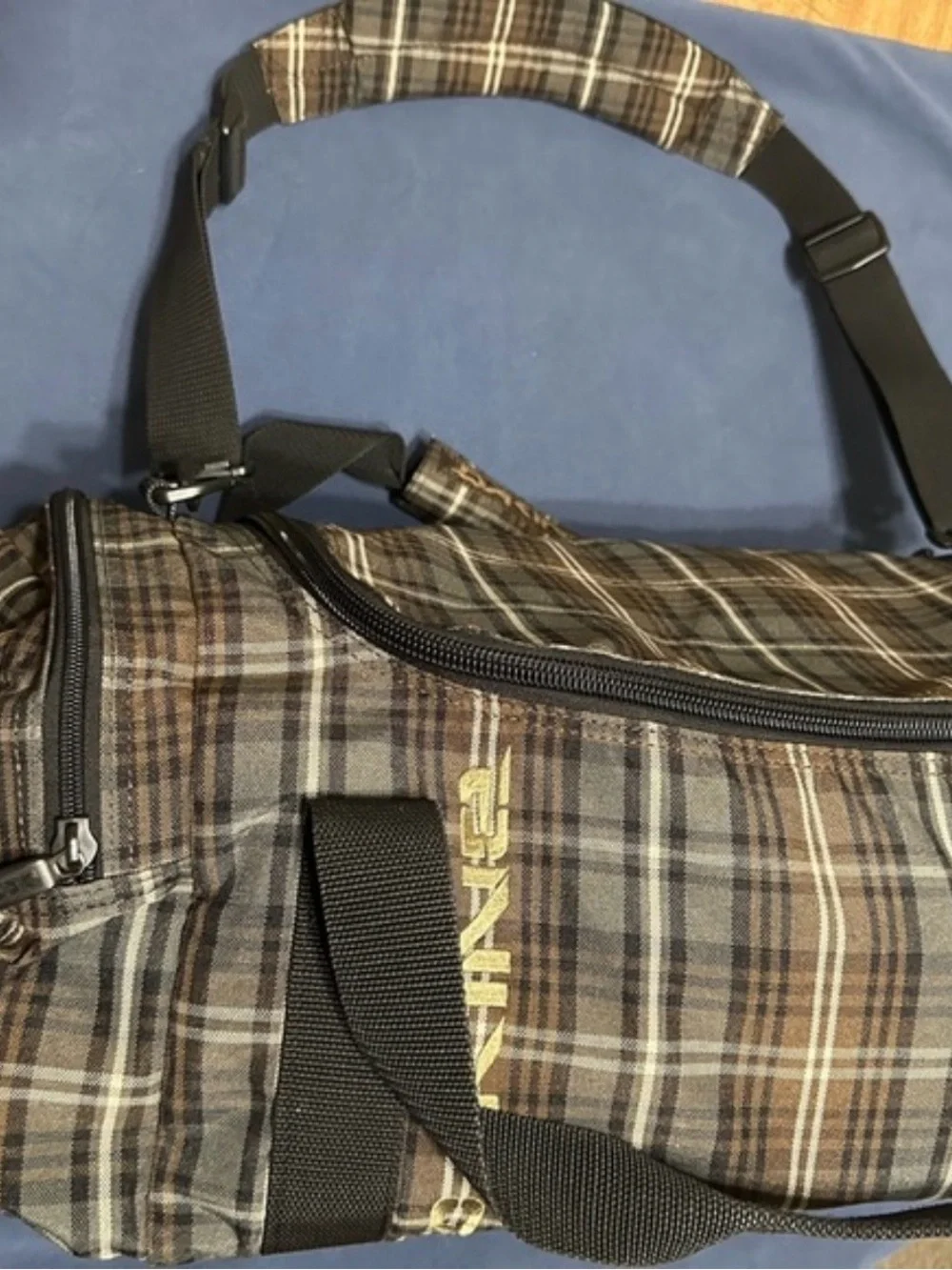 Dakine spacious duffel