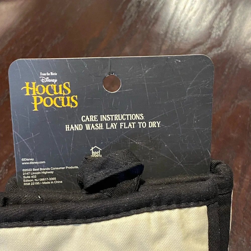Disney nwt hocus