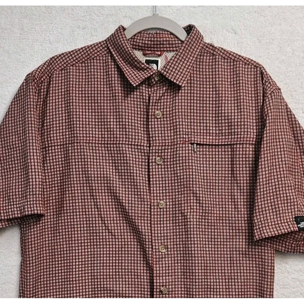 The North Face Button Up Shirt Mens Med Plaid Short Sleeve Outdoor Hiking Fishin