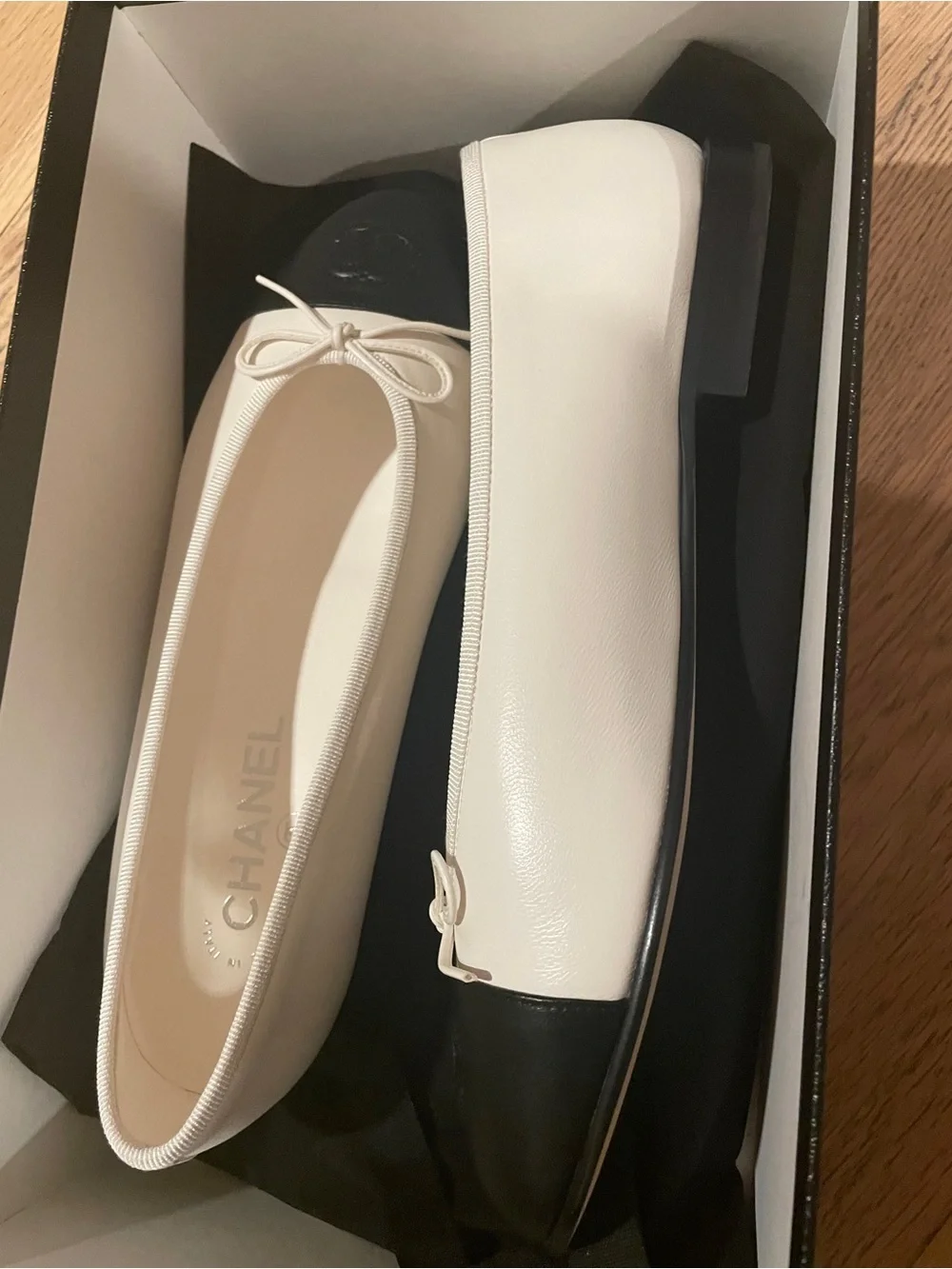 CHANEL elegant ballet