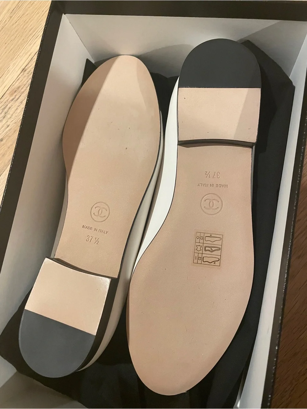 CHANEL elegant ballet