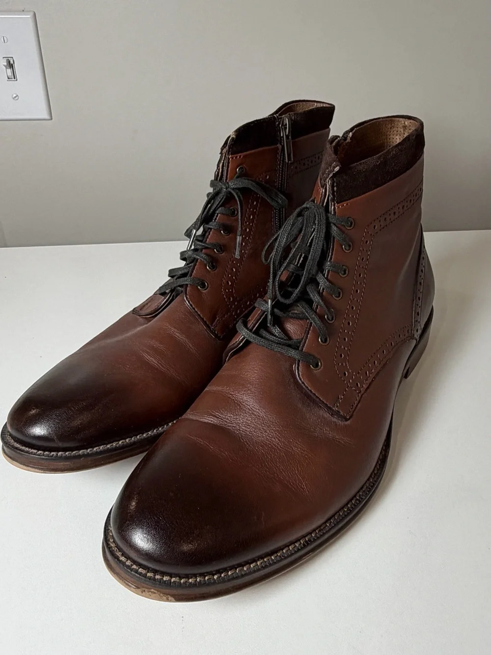 Like New Johnston & Murphy 12 M XC Flex Connelly Boots Brogue Tip Side Zip Shoe