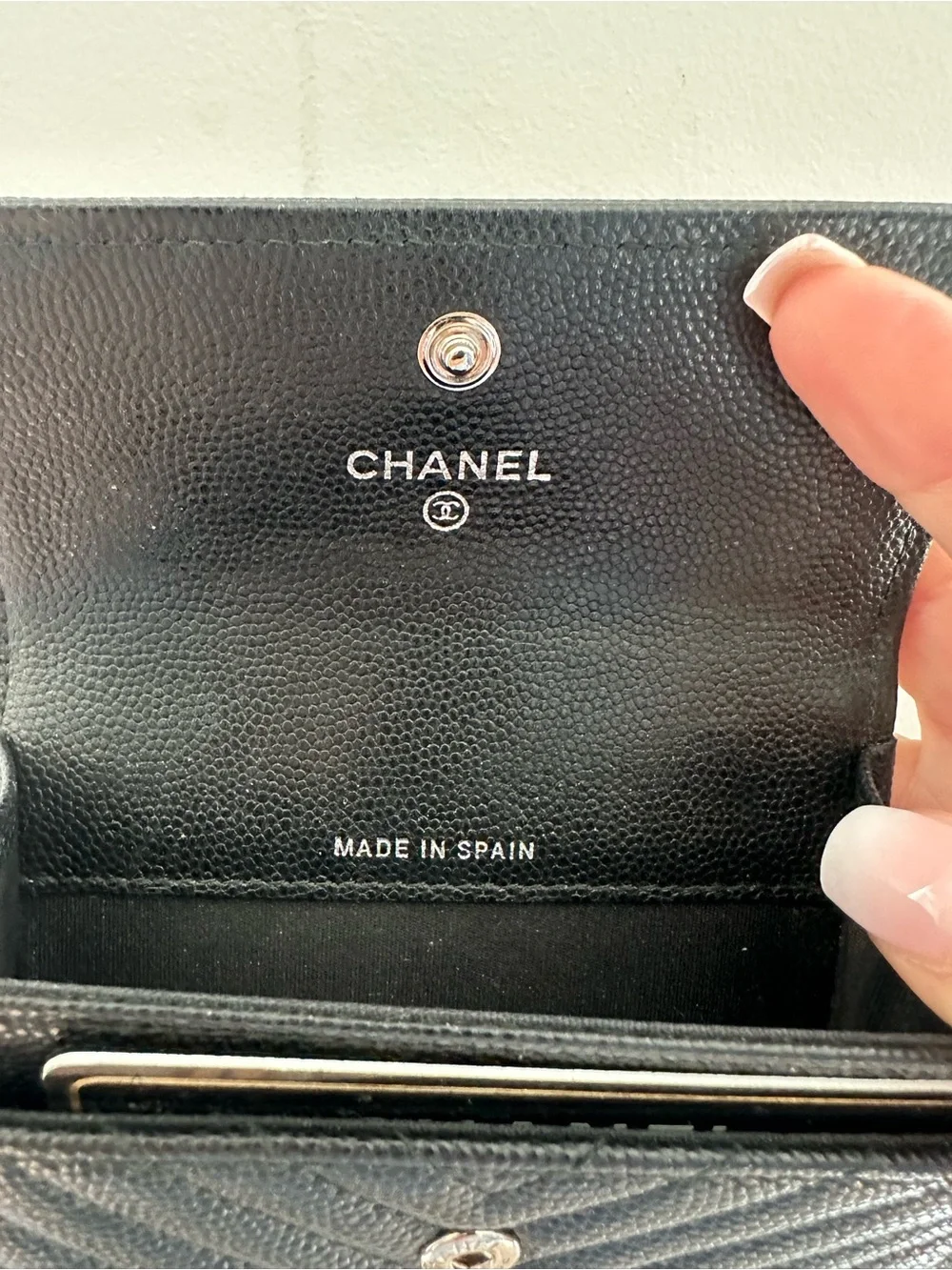 CHANEL wallet textured