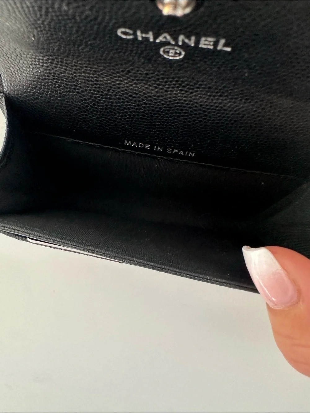 CHANEL wallet textured