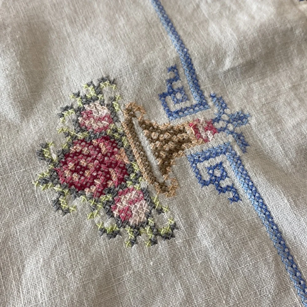 N/A classic embroidered