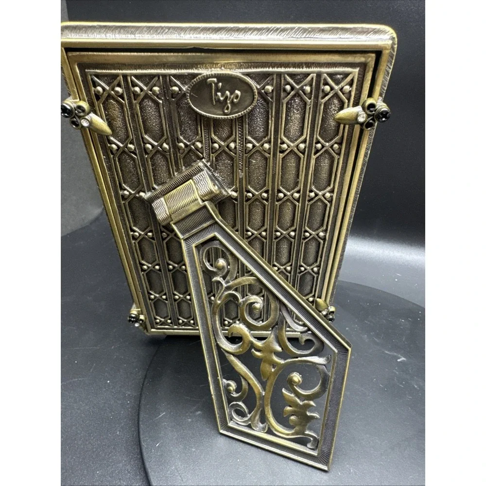 TIGO picture frames