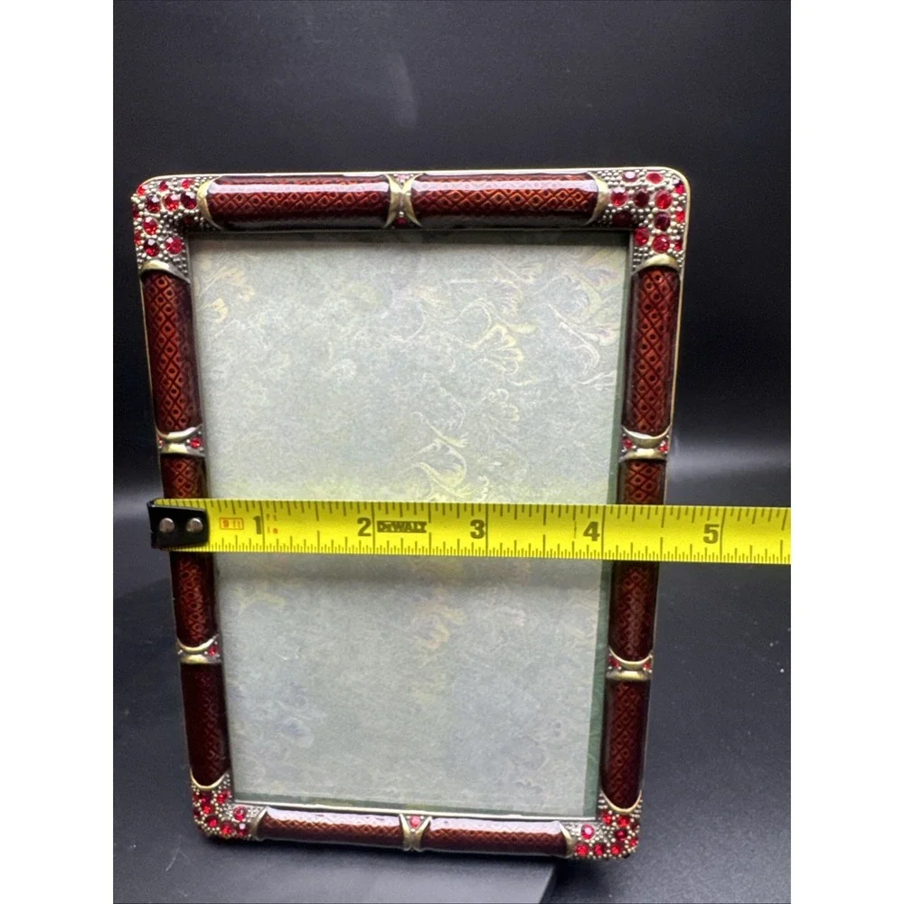 TIGO picture frames